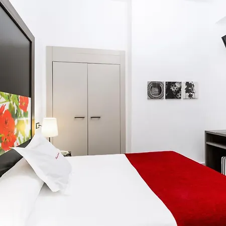 فندق Hotel Sevilla 2*